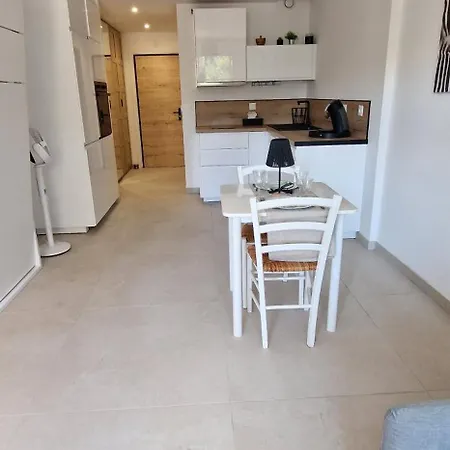 Le Nid Du Neuf Apartment *